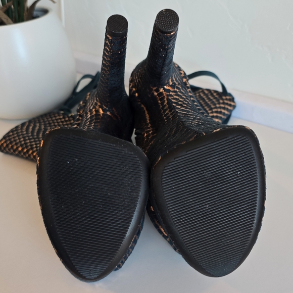 NWOB Hella Heels Khaleesi Open Toe Corset Boot 8" Heel Metallic Faux Suede - Picture 9 of 12